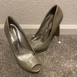 Jennifer Lopez Peep-Toed Platform High Heels